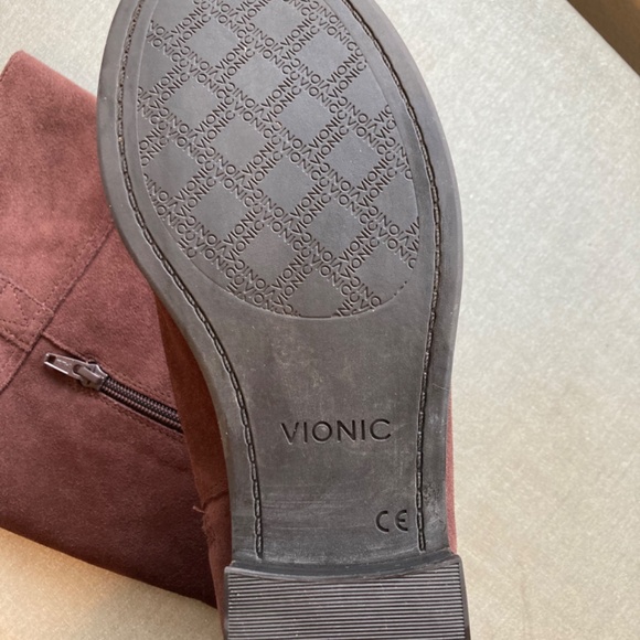 VIONIC Downing Knee High Boot - Picture 3 of 4